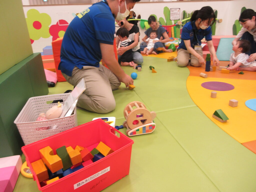 赤ちゃんイベント♪　ブロックであそぼう　