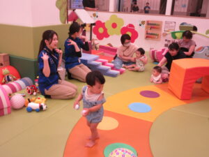 赤ちゃんイベント♪　足形で花火をつくろう🎆