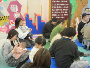 赤ちゃんイベント　バレンタインはいはいチャレンジ🍫🥇　