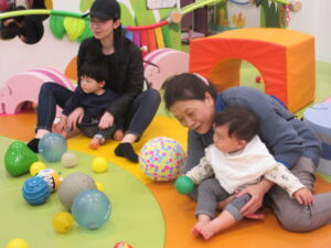 赤ちゃんイベント♪ボールで遊ぼう🔴　