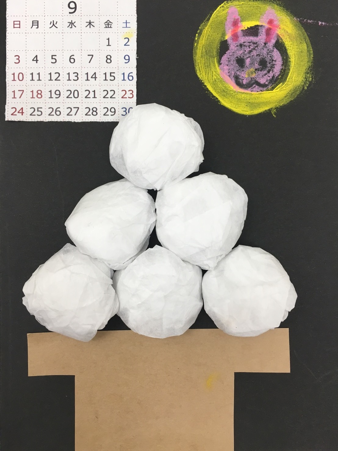 8月3日（木）赤ちゃんの日イベント「お花紙でお月見だんごカレンダー作り」を行いました
