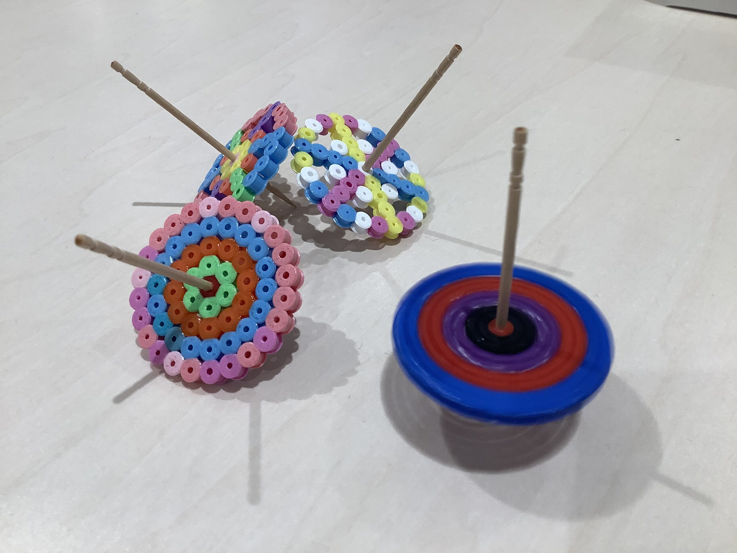 ハマビーズでコマづくり！