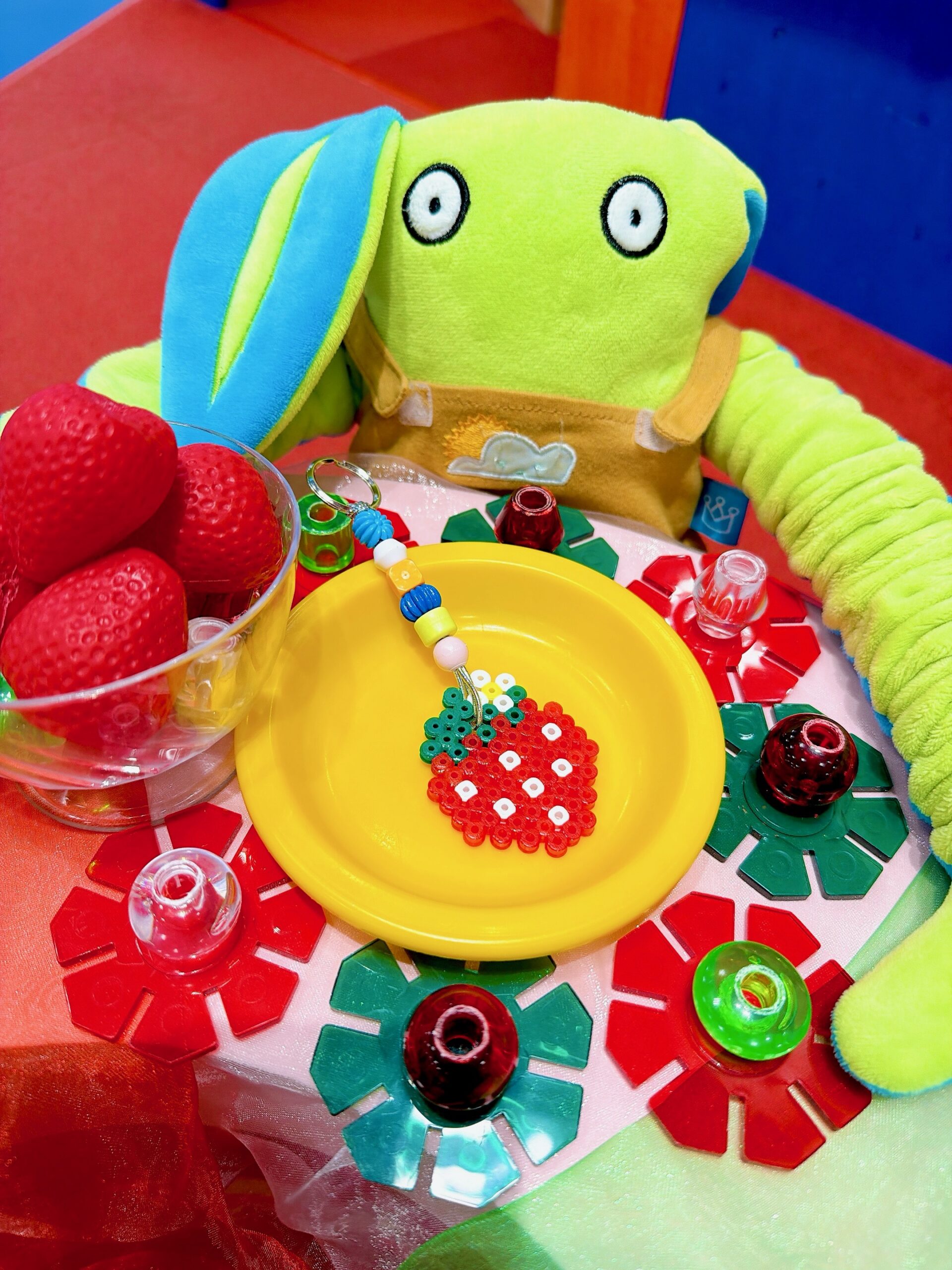 ハマビーズでいちごを作ろう♪