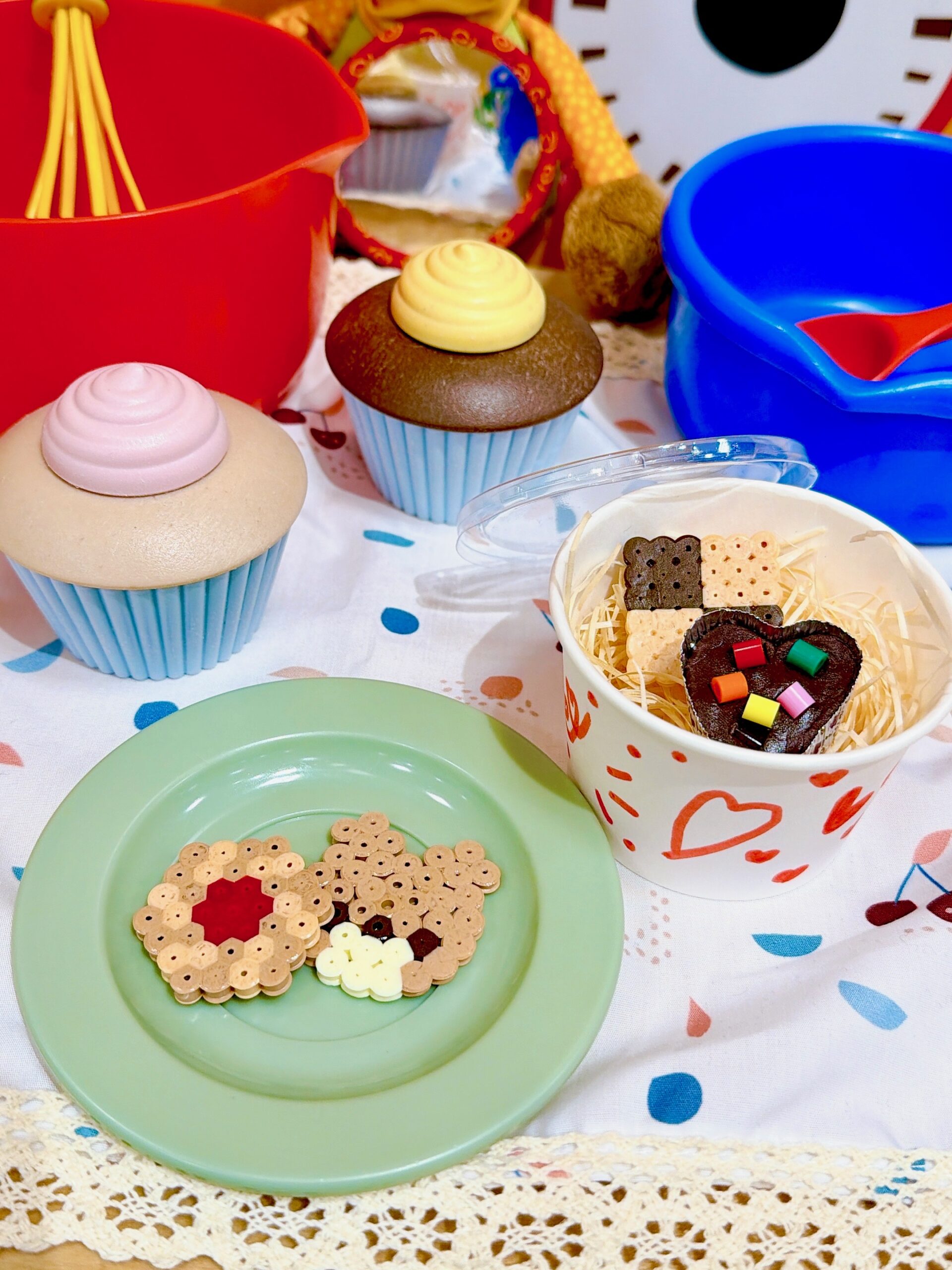 ハマビーズでバレンタインのお菓子をつくろう♪