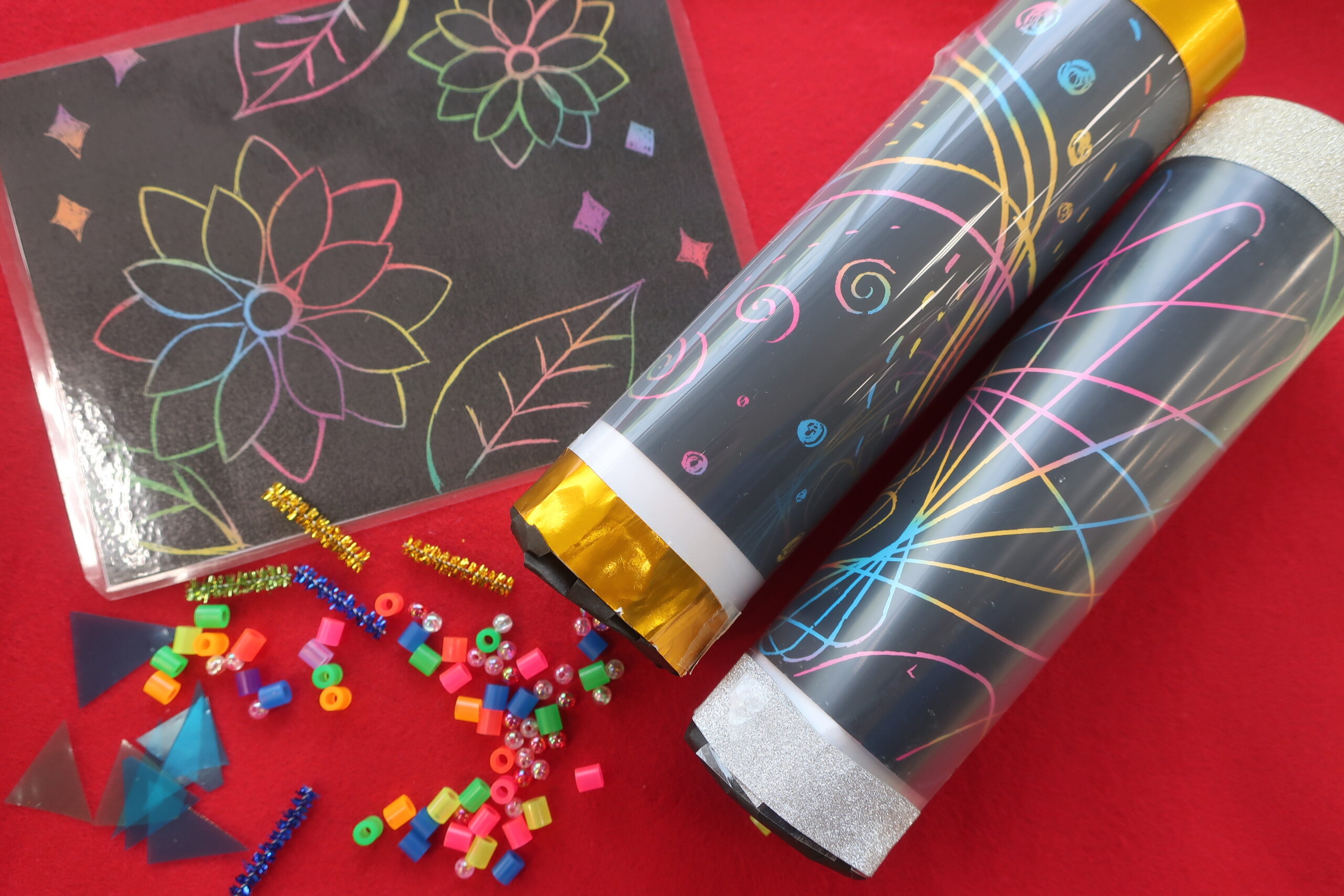 けずると出てくる!?キラキラ万華鏡