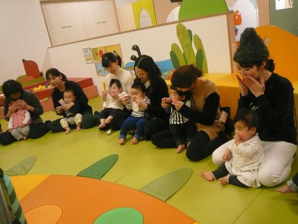 赤ちゃんの日「ふれあい手遊び」