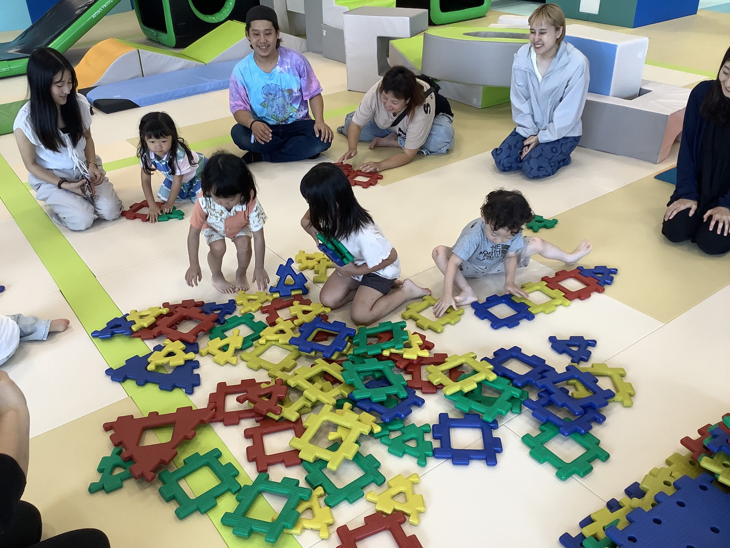 ダイナミックに組み立てよう！等身大ブロック