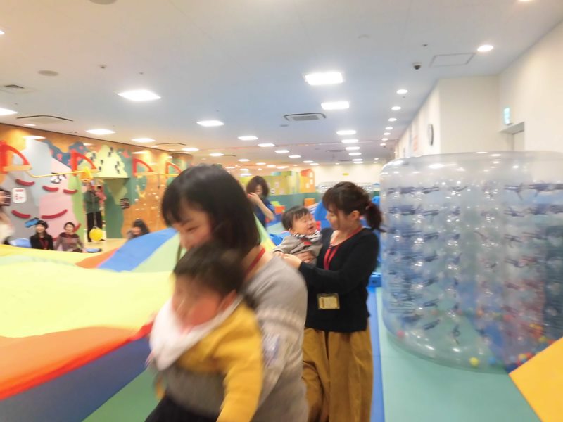パラシュートであそんだよ☆