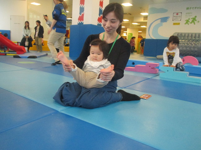 4月5日 赤ちゃんの日イベント「障害物ハイハイレース」ご報告