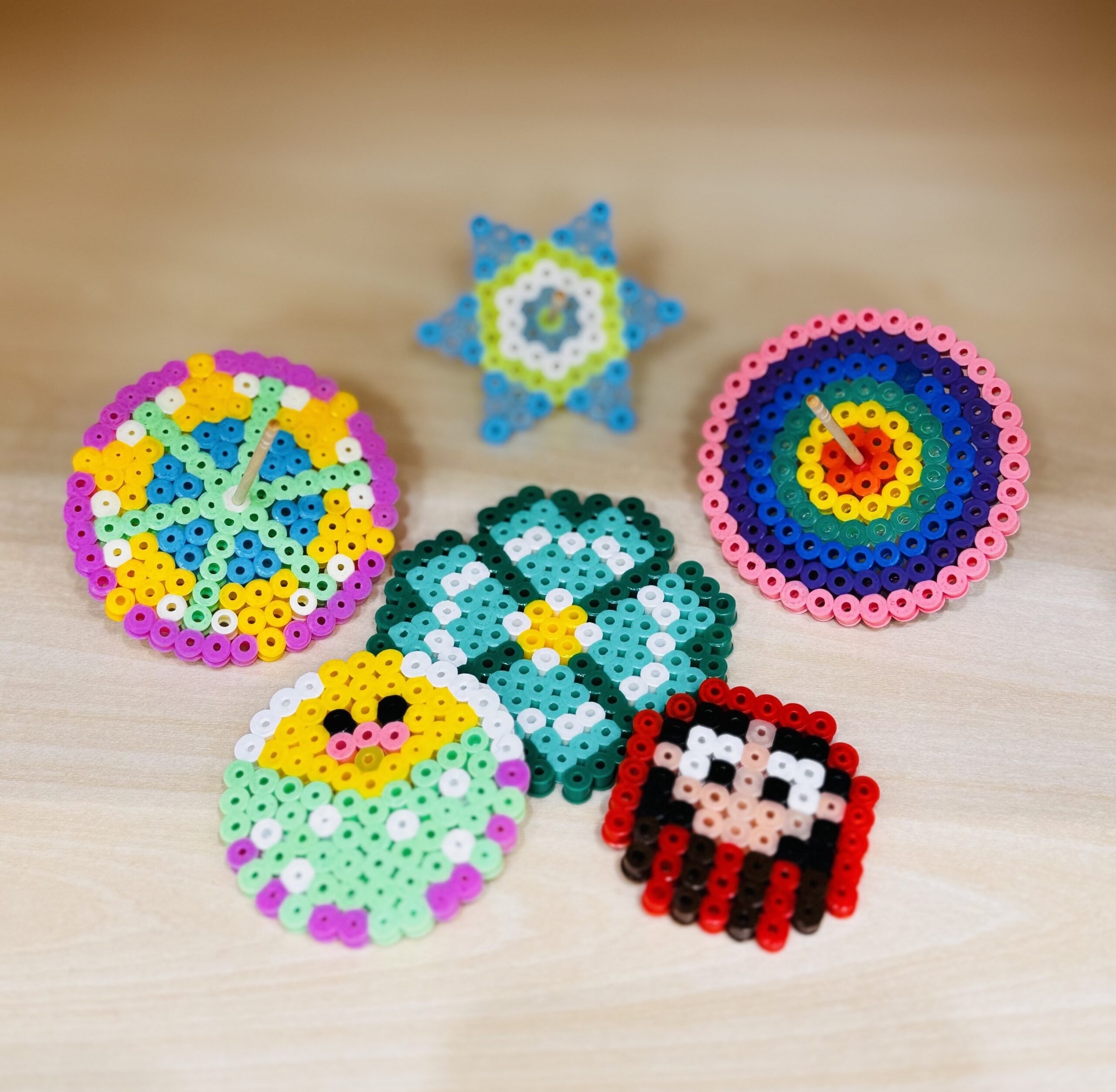 【12/27(土)・28(日)開催】クラフトイベント『ハマビーズでコマを作ろう！』